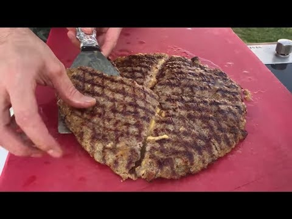 Evde Dev Boyutlarda Kaşarlı Köfte Nasıl Yapılır?