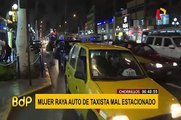 Chorrillos: mujer raya auto de taxista que estaba a la espera de pasajeros