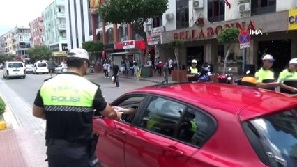 Alanya'da polis ekiplerinden öncelikli yaya bilinci uygulaması