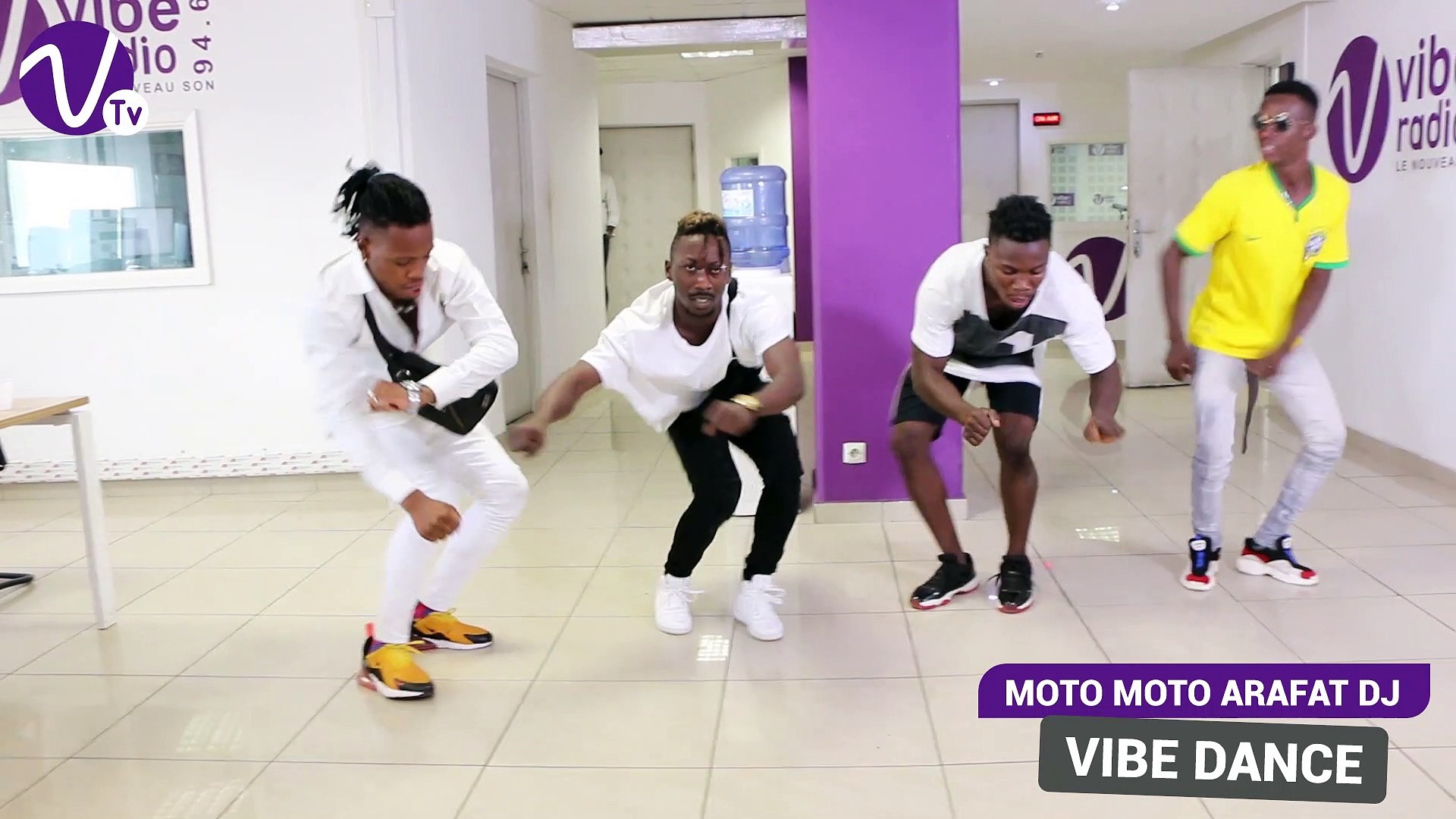 Démo “ Moto Moto ” : les danseurs d'Arafat impressionnent à Vibe Radio Côte  d'ivoire - Vidéo Dailymotion