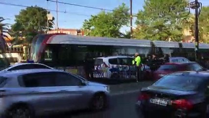 Tramvay, polis aracına çarptı - İSTANBUL