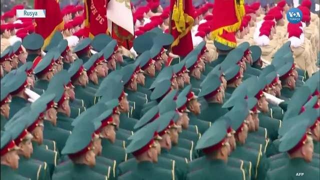 Kızıl Meydan'da Görkemli Askeri Geçit Töreni