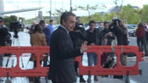 Zapatero sale del Hospital donde está ingresado Rubalcaba