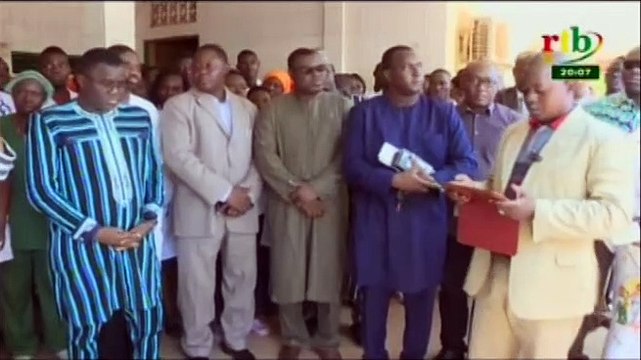 RTB/Célébration de la journée de l’organisation pour la sécurité routière en Afrique de l’ouest - Le Ministre des Transports remet du matériels d’une valeur de 25 millions de F CFA à l’hôpital Salgado Ouedraogo