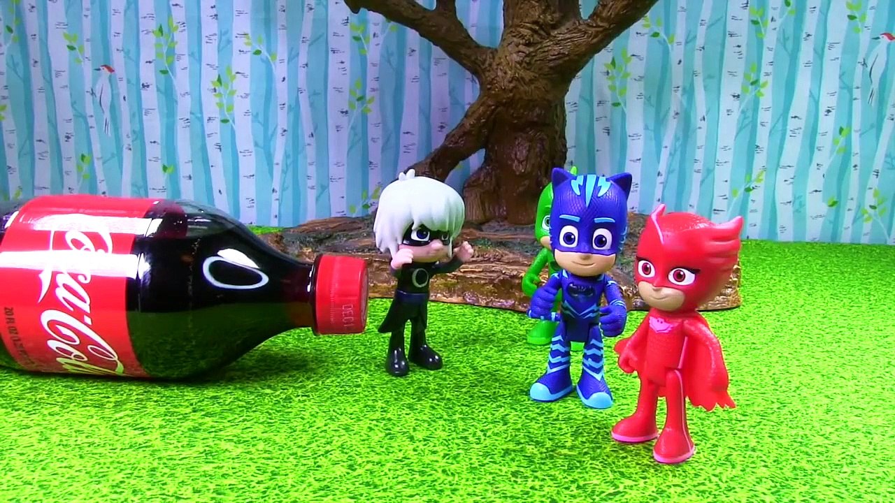 DIY How To Make Kinetic Sand Coca Cola - PJ Masks Turn Luna Girl's Soda into Sand!