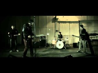 Midi Matilda-Stranger (Official Music Video)