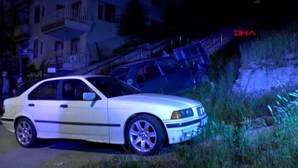 Freni Boşalan Otomobil Merdivenlerden Uçtu