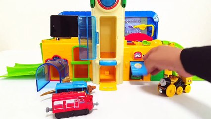 Giant Cockroach vs Dinosaur Tayo the Little Bus Attacked Monster Bugs Thomas and Jurassic World