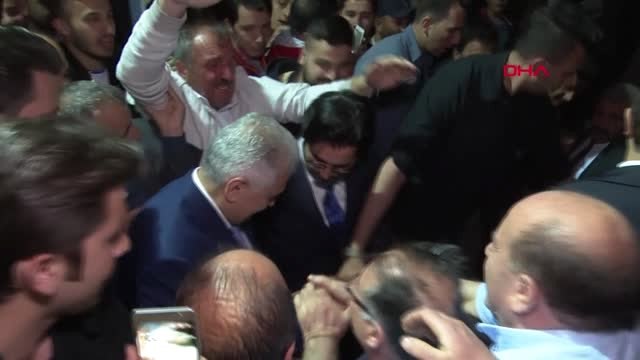 İstanbul- Binali Yıldırım, Pendik'te Teravih Namazı Sonrası Vatandaşlara Seslendi