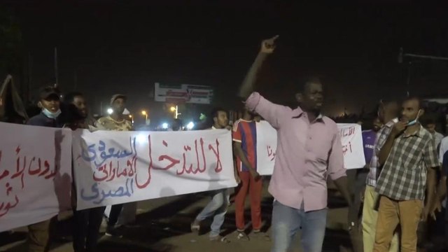 الحراك الشعبي بالسودان يرفض تدخل مصر والإمارات والسعودية