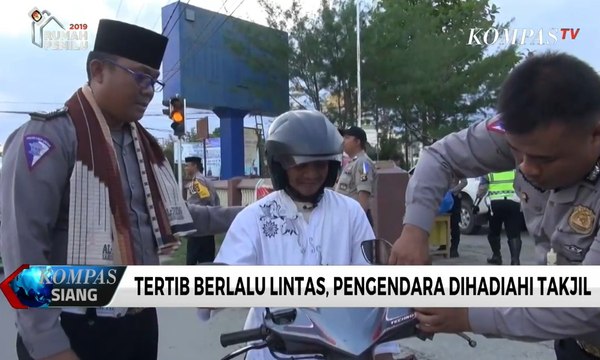 Tertib Berlalu Lintas, Pengendara Dihadiahi Takjil