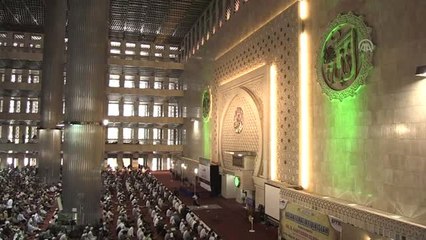 Endonezya'da Ramazanın İlk Cuma Namazı Kılındı