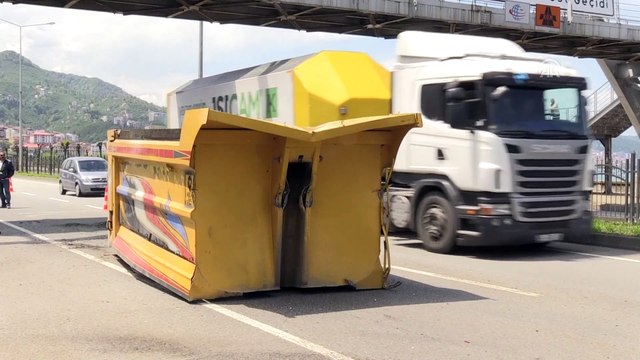 Kamyonun damperi üst geçide çarptı: 2 yaralı - GİRESUN