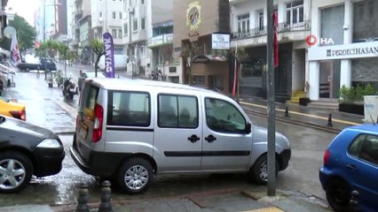 Vatandaşlar sağanak yağışa hazırlıksız yakalandı