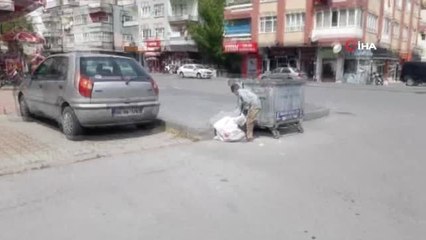 9 Yaşındaki Iraklı Abdurrahman Kağıt Toplayarak Aile Bütçesine Katkıda Bulunuyor