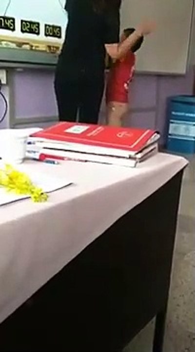 öğretmenden dayak