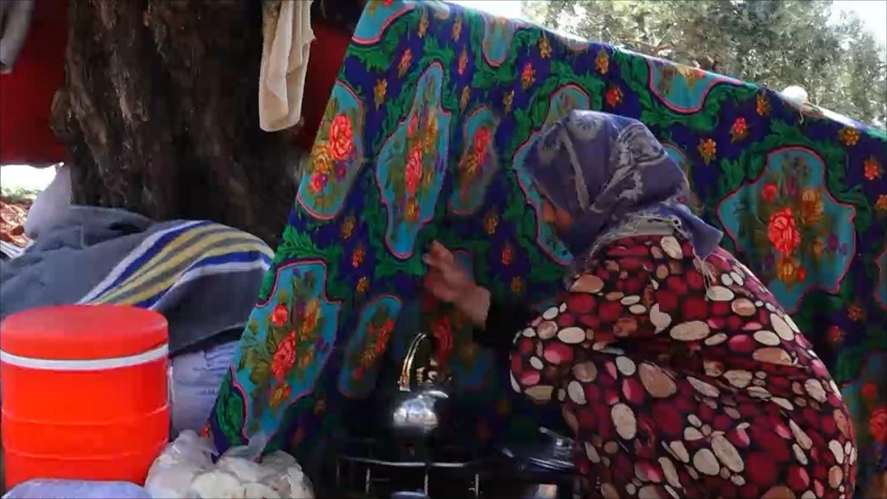 76 ألف سوري نازح من إدلب وحماة يعيشون بالعراء