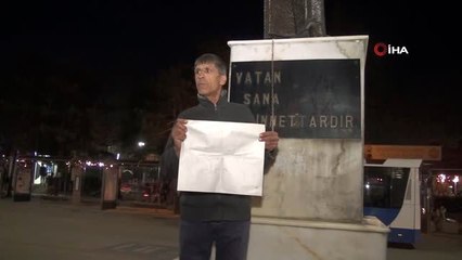 7 Aydır İşsiz Olduğu İçin Kendini Atatürk Heykeline Zincirledi