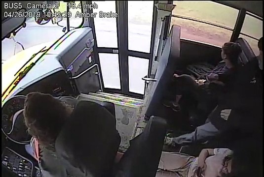 Une condutrice de bus scolaire sauve la vie d'un enfant