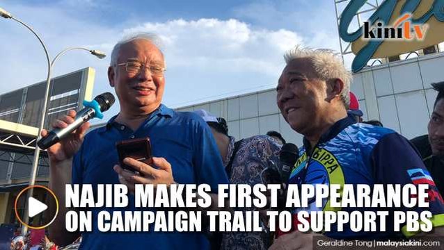 Najib duets with Bung Moktar in Sandakan