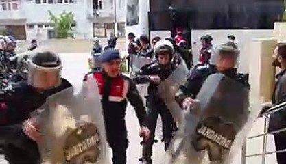 Gözaltına alınan şüpheliler adliyeye sevk edildi