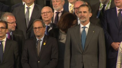 El Rey y Torra se saludan en el Automobile