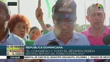 Dominicanos protestan contra intentos de reformar la Constitución