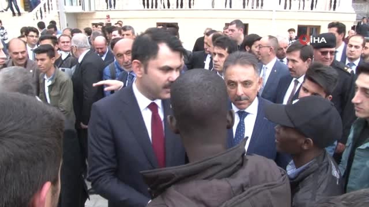 Bakan Kurum, Konya'da Üniversite Öğrencileriyle Bir Araya Geldi