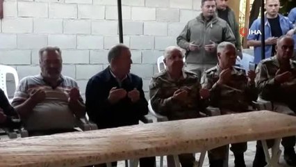 Bakan Akar Şehit Evini Ziyaret Etti