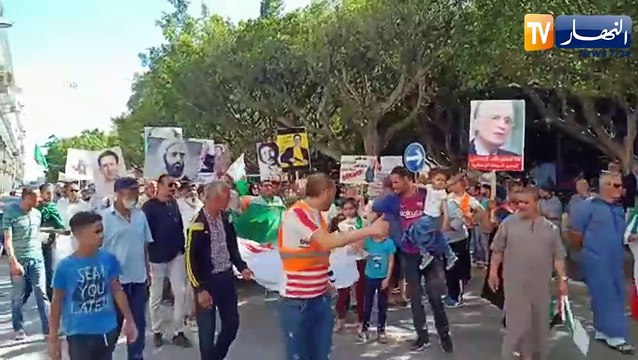 عنابة: رغم الصيام وإرتفاع درجة الحرارة.. متضاهرون يخرجون مطالبين برحيل النظام