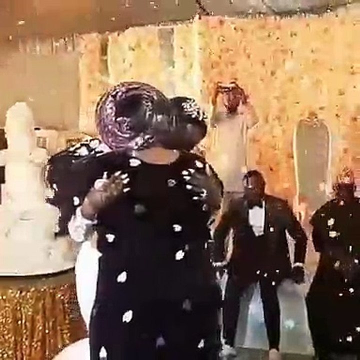 Quand la mariée et sa maman versent des larmes de joies. Émouvant !