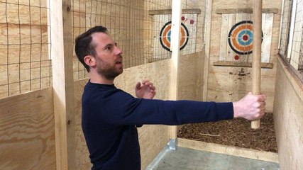 Le lancer de hache , ça envoie du bois