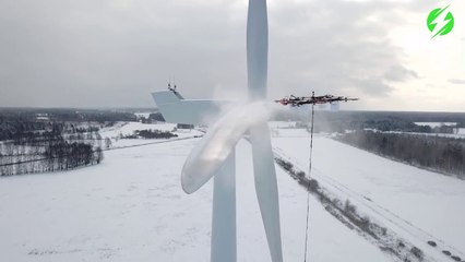 Regardez comment sont nettoyées les éoliennes : impressionnant