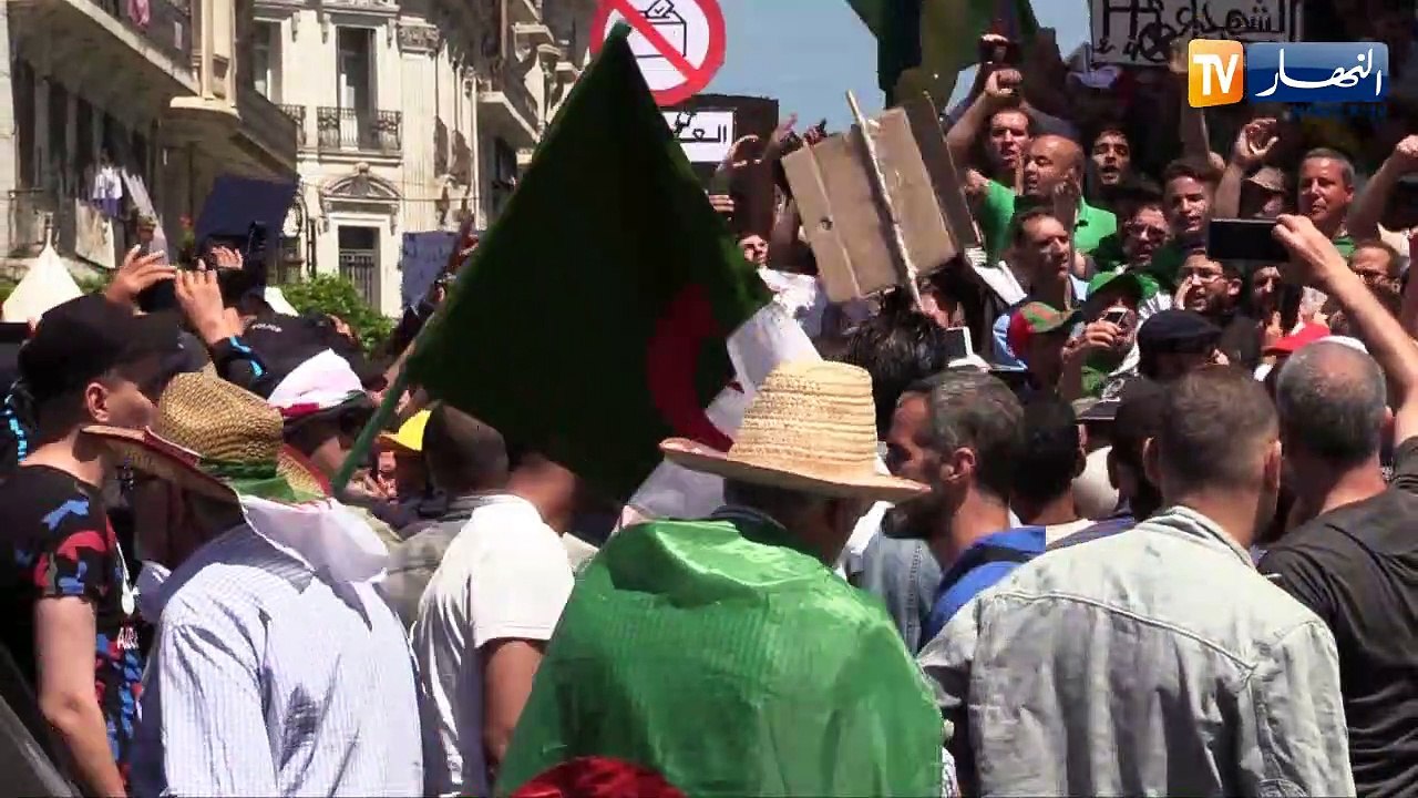 الحراك الشعبي: مسعفون في خدمة المتظاهرين مع مشقة الصيام والحرارة