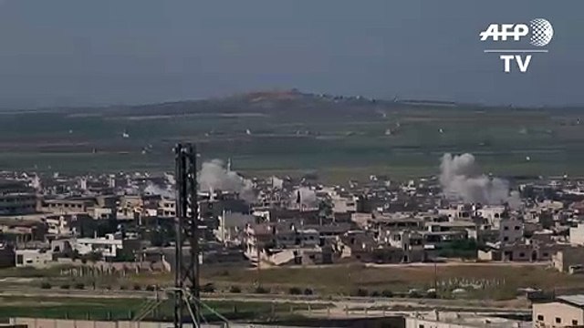 القصف يتواصل على بلدة خان شيخون في محافظة إدلب