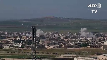 القصف يتواصل على بلدة خان شيخون في محافظة إدلب