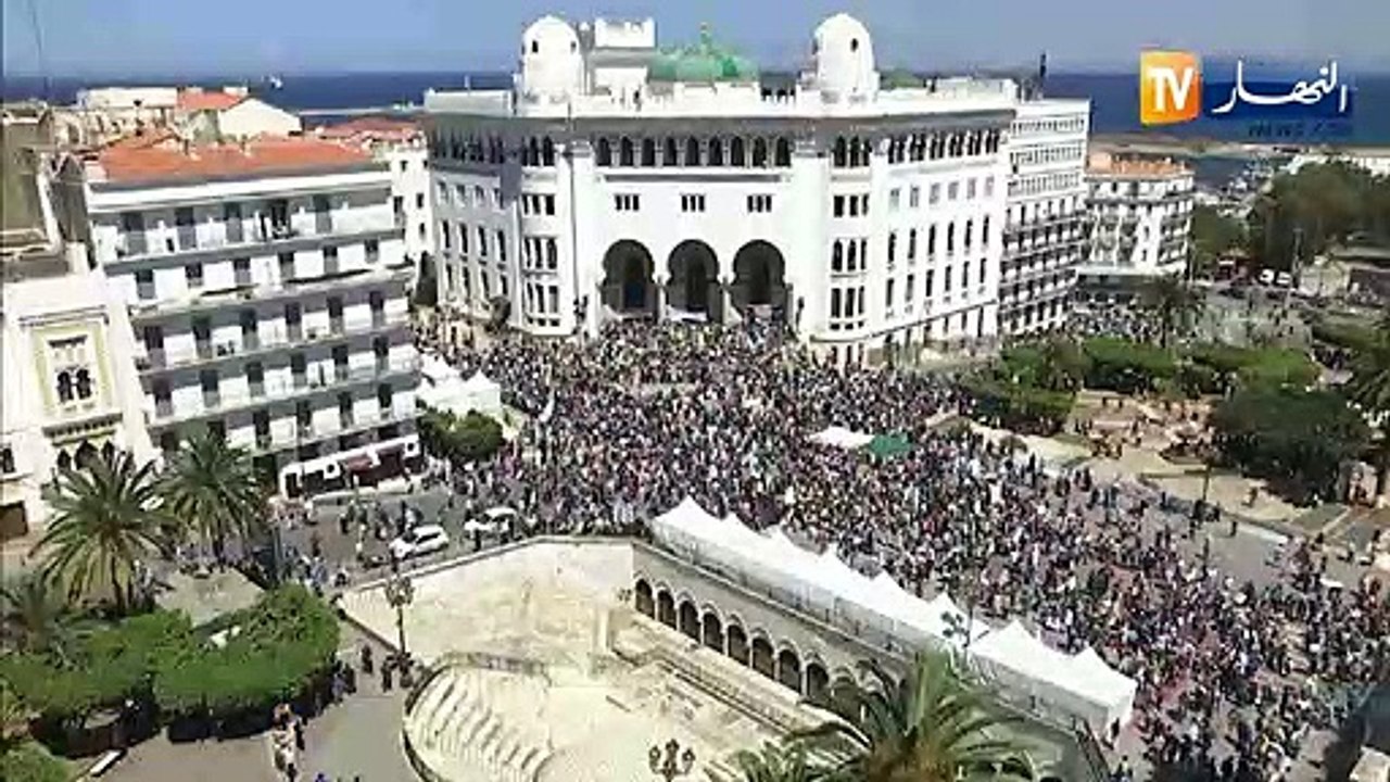 العاصمة: خروج الآلاف من المتظاهرين في الجمعة ال 12 دعما لمطالب الحراك الشعبي