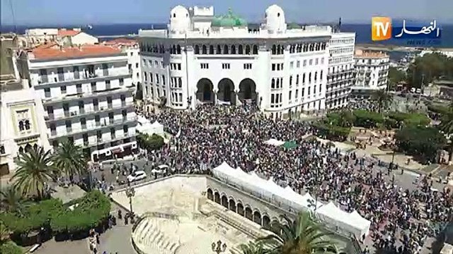 العاصمة: خروج الآلاف من المتظاهرين في الجمعة ال 12 دعما لمطالب الحراك الشعبي