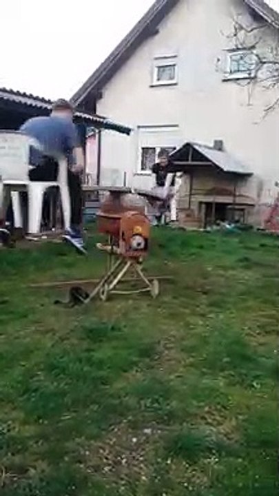 Ils ont réussi à transformer une bétonnière en...attraction