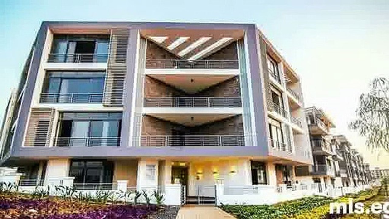 شقه 231 متر بروف 49 متر للبيع في كمباوند تاج سيتى طريق السويس