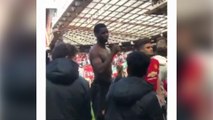 L'altercation entre Paul Pogba et supporter de Manchester United