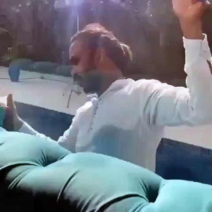 saboor ali has ridiculed a window cleaner at her set