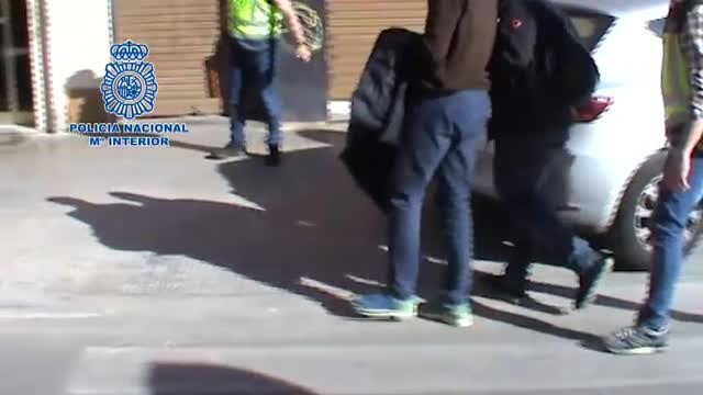 La Policía detiene a 23 personas dedicadas a la sextorsión de usuarios de páginas de contactos