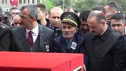 Kırıkkale şehidini son yolculuğuna yağmur altında uğurladı