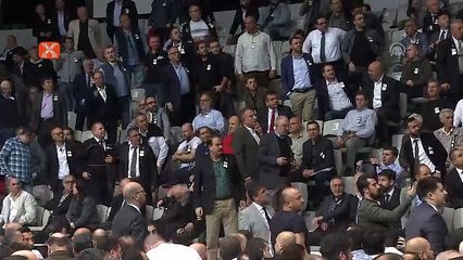 Hürser Tekinoktay'ın konuşması sırasında gerginlik yaşandı