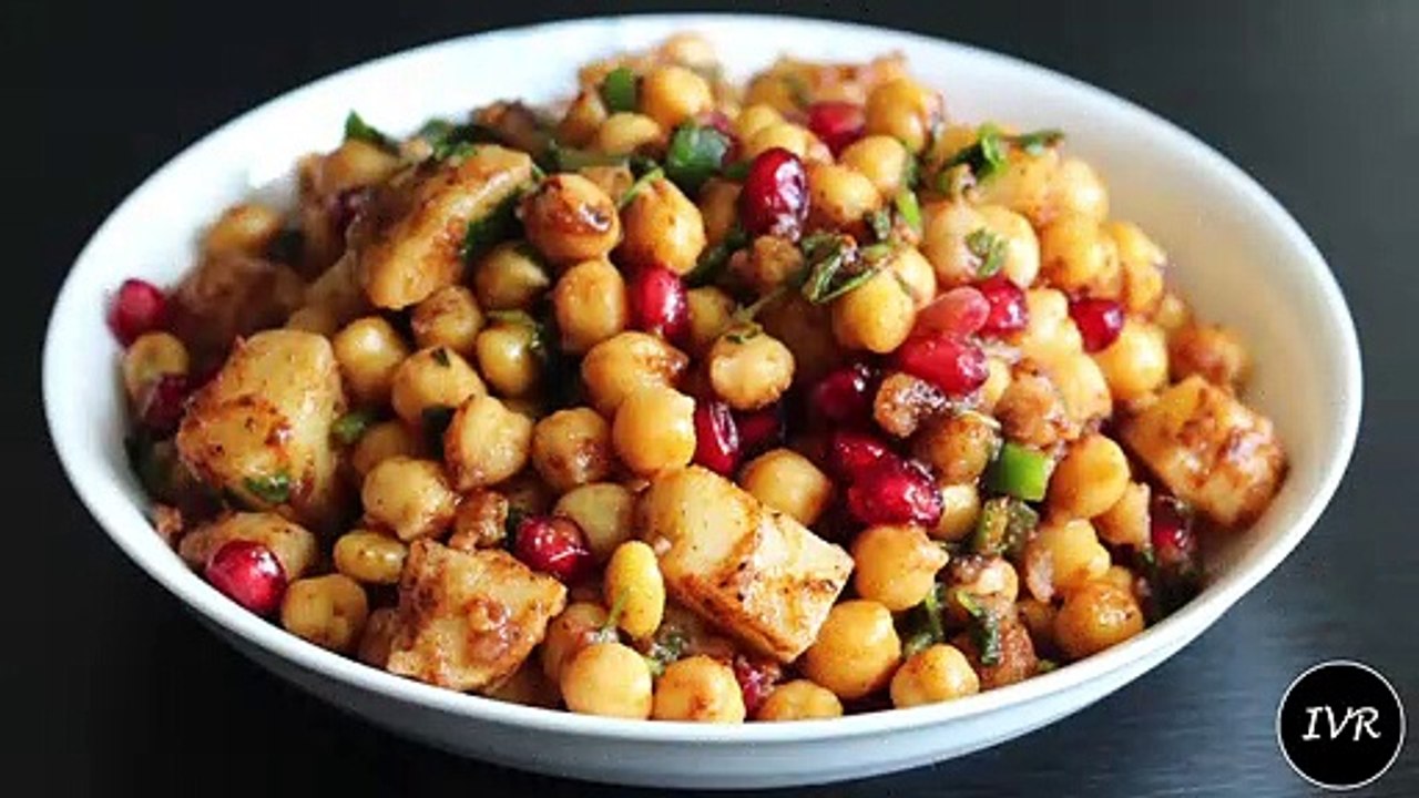 Chole Aloo Chaat Recipe - Aloo Channa Chat - Aloo Chole Ki Chaat - White Chickpeas Chat