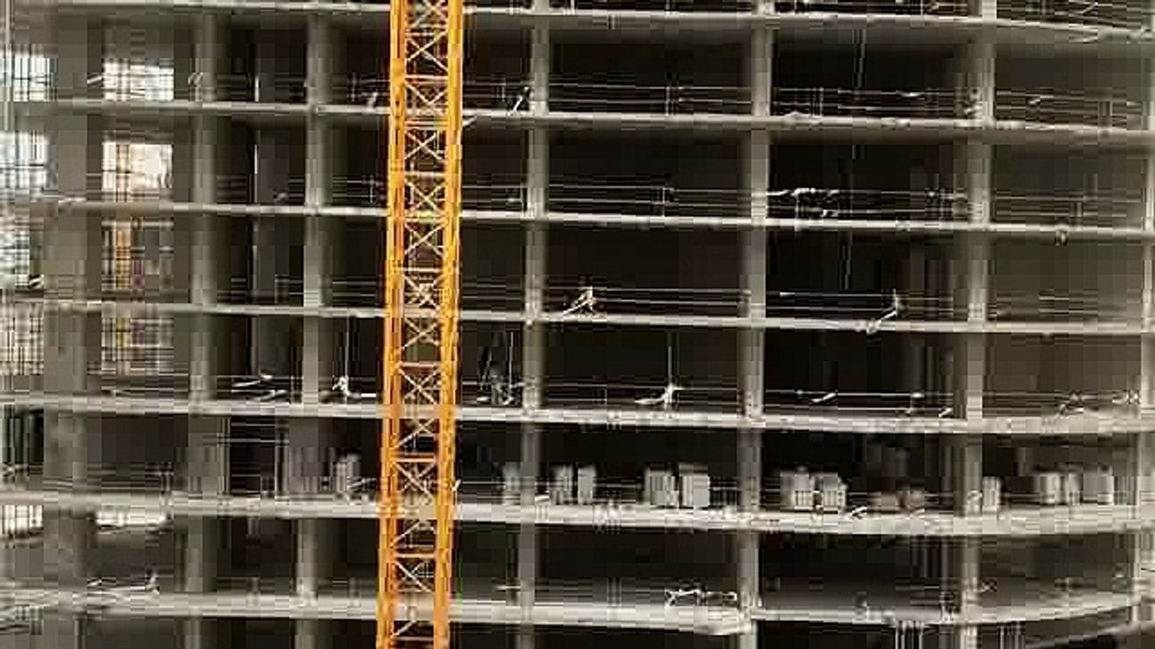 North Edge Towers شقه على البحر مباشره للبيع فى