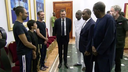 Download Video: Retour en France des ex-otages français libérés au Burkina Faso