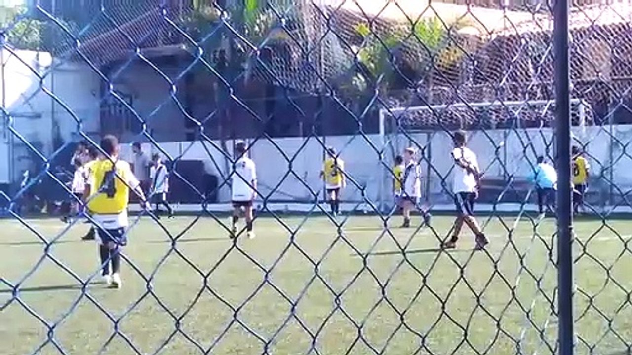 Assistência do Gustavo e Joãozinho manda pra rede