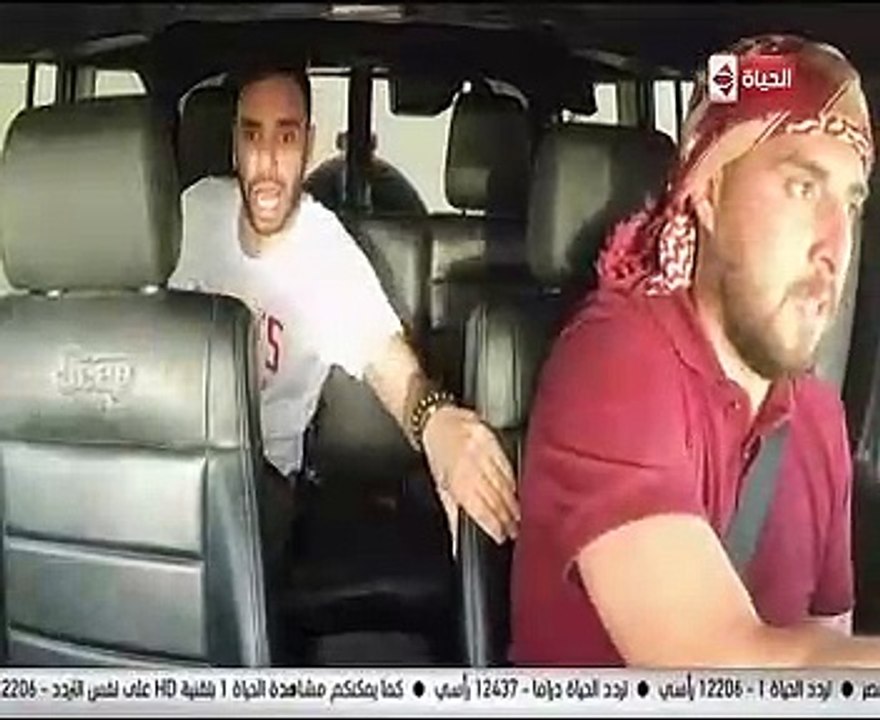 المطرب أحمد الشامى ينهار فور وفاة سائق السيارة فى انفجار لغم بـ"هانى فى الألغام"